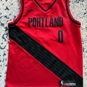Nike Portland Trail Blazers Damian Lillard Youth M Jersey